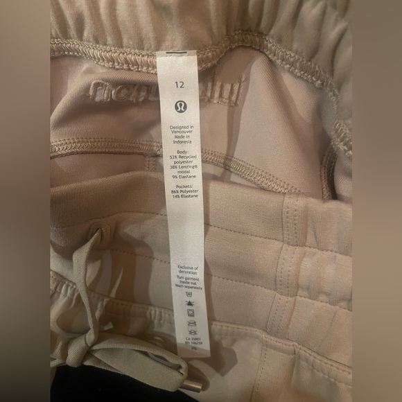 #111 Lululemon Soft Ambitions High Rise Jogger
Trench - Size 12 - Picture 11 of 11